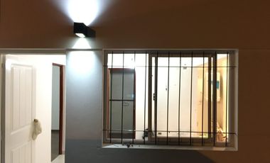 Venta de Casa 2 Ambientes sobre lote de 10x36.80M² en San Justo Excelente Estado
