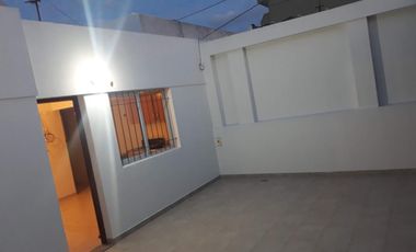 Venta de Casa 2 Ambientes sobre lote de 10x36.80M² en San Justo Excelente Estado