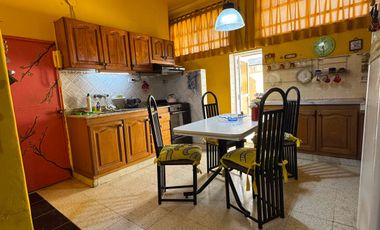 Gran casa en venta zona 5 esquinas