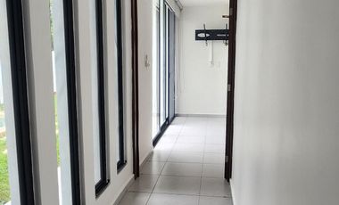 Renta bonita casa amueblada paneles solares y piscina