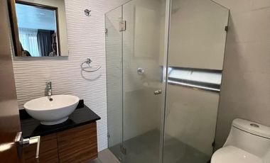 CASA EN RENTA EN LOMAS DE VALLE ESCONDIDO