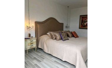 Excelente casa en cota variante dos niveles en club House