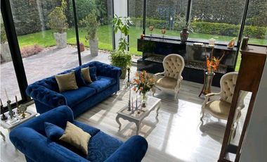 Excelente casa en cota variante dos niveles en club House