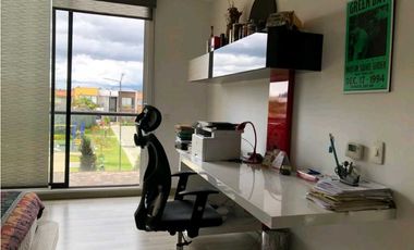 Excelente casa en cota variante dos niveles en club House