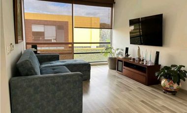 Excelente casa en cota variante dos niveles en club House