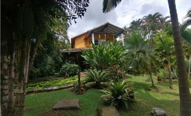 Hermosa casa campestre en la Vega