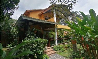 Hermosa casa campestre en la Vega