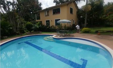 Hermosa casa campestre en la Vega