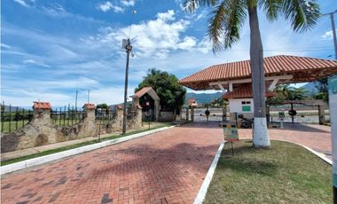 VENTA EXCELENTE LOTE EN CONDOMINIO CAMPESTRE LAS PIRAMIDES CHINAUTA