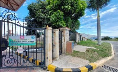 VENTA EXCELENTE LOTE EN CONDOMINIO CAMPESTRE LAS PIRAMIDES CHINAUTA