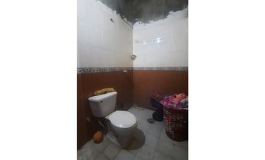 casa para remodelar cerca a 230 metros del  mar de taganga