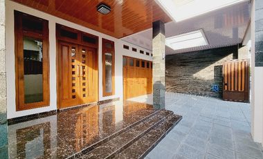 Rumah Mewah 261m² Gress Garasi 4 Solo Kota