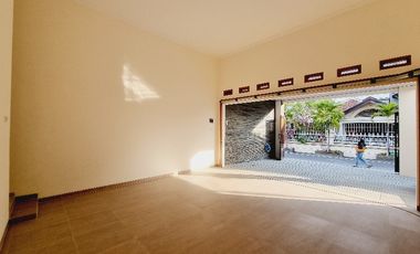 Rumah Mewah 261m² Gress Garasi 4 Solo Kota