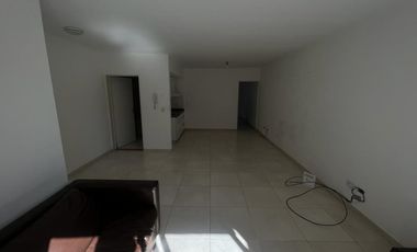 DEPTO  2 AMB  CON COCHERA, PATIO , BALCON AL FRENTE