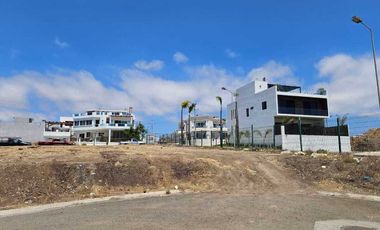 TERRENO EN VENTA EN FRACC. PUNTA AZUL, ROSARITO – CON SERVICIOS Y AMENIDADES