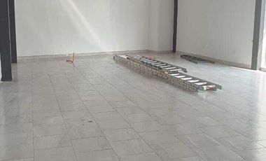 LOCAL COMERCIAL EN RENTA EN PLAZA RINCÓN ZAVALETA