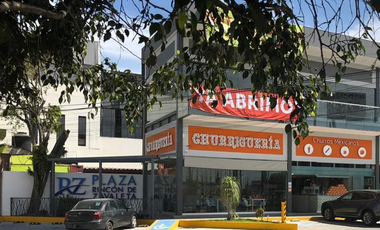 LOCAL COMERCIAL EN RENTA EN PLAZA RINCÓN ZAVALETA