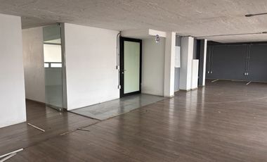 AMPLIA OFICINA EN LA CONDESA