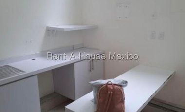Local Comercial en Renta en Avenida Juan Salvador Agraz, Santa Fe Cuajimalpa RG 26-23.