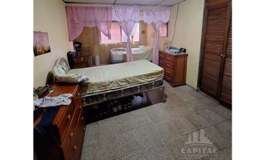 A PASOS DE LA ESTACIÓN DEL METRO DE  DON BOSCO