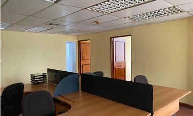 OFICINA / OBARRIO / PH TORRE ADVANCE / 80 M2 / AMOBLADA / 2 PARKING