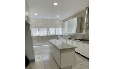 ELEGANTE ALQUILER EN PH MIRADORES - 7133DA