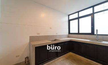 EDIFICIO COMPLETO EN VENTA A PRECIO DE TERRENO EN MIRAFLORES