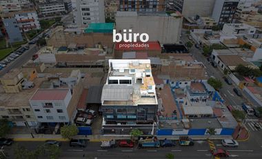 EDIFICIO COMPLETO EN VENTA A PRECIO DE TERRENO EN MIRAFLORES