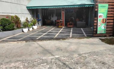 Rumah disamping setraduta jual BU hitung tanah saja murah.