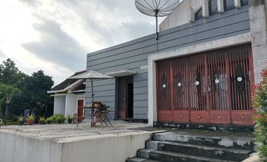 Rumah Tinggal Cocok Untuk Keluarga Besar dan Investasi