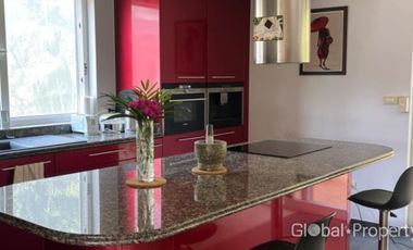 5-bedroom house on Koh Chang in a project with private beach