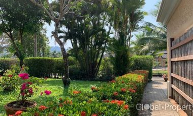 5-bedroom house on Koh Chang in a project with private beach