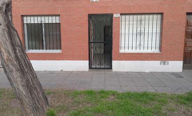 Departamento Tipo Casa en alquiler en Villa Dominico