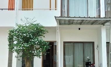 Hunian Nyaman 2 LantAi  ke Sumarecon 10menit