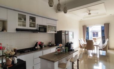 RUMAH MODERN 3 LANTAI di JATIBENING, BEKASI