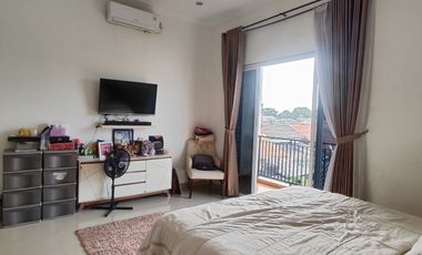 RUMAH MODERN 3 LANTAI di JATIBENING, BEKASI