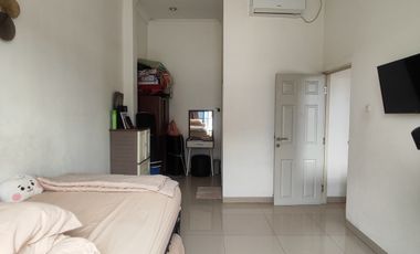 RUMAH MODERN 3 LANTAI di JATIBENING, BEKASI