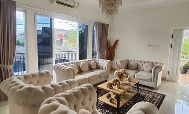 RUMAH MODERN 3 LANTAI di JATIBENING, BEKASI