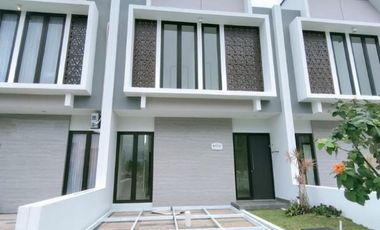 RUMAH SIAP DITEMPATI OPER KREDIT 95JT SELATAN SURABAYA