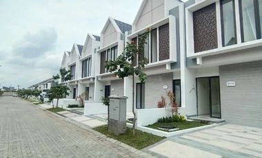 RUMAH SIAP DITEMPATI OPER KREDIT 95JT SELATAN SURABAYA