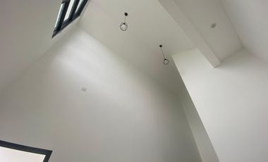 Cuma 450 Juta Nett, Rumah 1 Lt Sapen, 7 Mnt UNS, Bebas Biaya SHM!