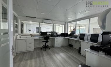 Local Comercial en Arriendo en Egaña, cercana a Mall Paseo Costanera