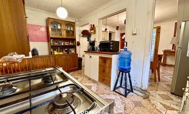 Casa en Venta en Venta de Parcela con 2 Casas, Gran Piscina, Terreno 5.000 m2, Centro San Alfonso