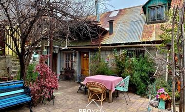 Casa en Venta en Venta de Parcela con 2 Casas, Gran Piscina, Terreno 5.000 m2, Centro San Alfonso