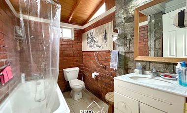 Casa en Venta en Venta de Parcela con 2 Casas, Gran Piscina, Terreno 5.000 m2, Centro San Alfonso