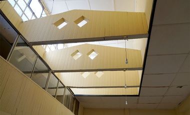 Local Comercial en Arriendo en Monjitas / Santo Domingo/metro Bellas Artes