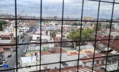 VENTA DEPTO 4 AMB DEP Y COCHERA AVELLANEDA CENTRO