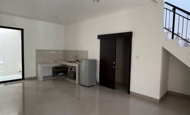 Disewa murah Rumah PIK Mile 6x15 3+1BR semi furnish