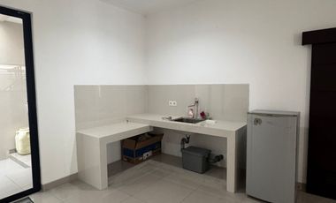 Disewa murah Rumah PIK Mile 6x15 3+1BR semi furnish