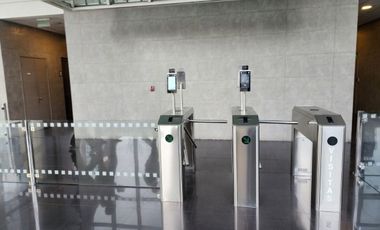 ESPECTACULAR OFICINA AMOBLADA CERRO EL PLOMO/ LAS CONDES